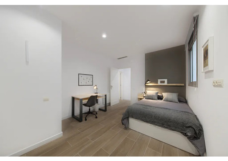 Mieszkanie do wynajęcia - Carrer de Balmes Barcelona, Hiszpania, 192 m², 1331 USD (5446 PLN), NET-97405482