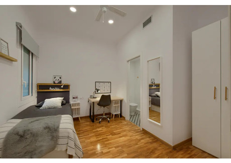 Mieszkanie do wynajęcia - Carrer de Balmes Barcelona, Hiszpania, 117 m², 1057 USD (4388 PLN), NET-97405511