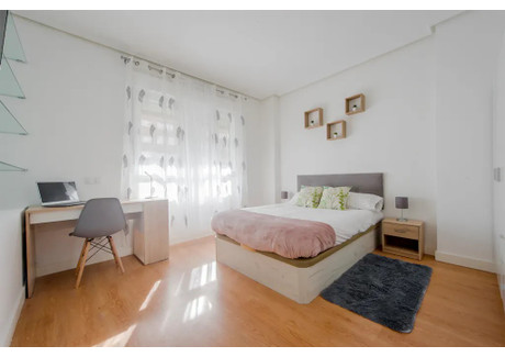 Mieszkanie do wynajęcia - Calle de Francisco Gervás Madrid, Hiszpania, 200 m², 836 USD (3384 PLN), NET-97546913