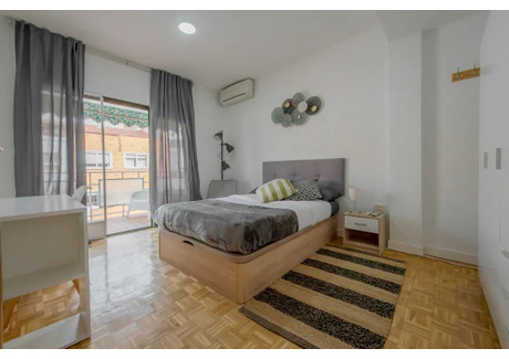 Mieszkanie do wynajęcia - Calle de Canillas Madrid, Hiszpania, 120 m², 592 USD (2387 PLN), NET-97706693