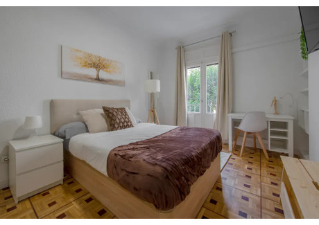 Mieszkanie do wynajęcia - Calle de Peñascales Madrid, Hiszpania, 120 m², 913 USD (3597 PLN), NET-97706771