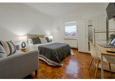 Mieszkanie do wynajęcia - Calle de Nieremberg Madrid, Hiszpania, 100 m², 836 USD (3368 PLN), NET-97742040