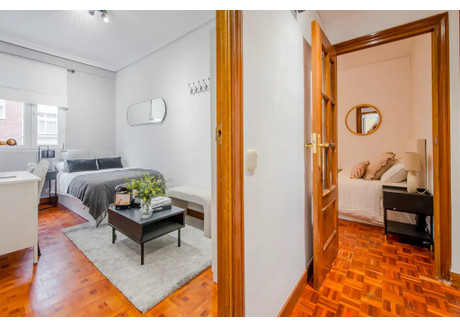 Mieszkanie do wynajęcia - Calle de Cea Bermúdez Madrid, Hiszpania, 150 m², 793 USD (3196 PLN), NET-97778386