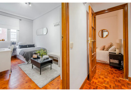 Mieszkanie do wynajęcia - Calle de Cea Bermúdez Madrid, Hiszpania, 150 m², 547 USD (2204 PLN), NET-97778386
