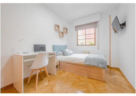 Mieszkanie do wynajęcia - Calle de Amorós Madrid, Hiszpania, 110 m², 530 USD (2090 PLN), NET-97805923
