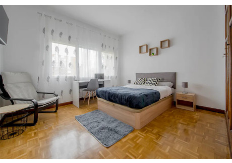 Mieszkanie do wynajęcia - Paseo de la Castellana Madrid, Hiszpania, 240 m², 812 USD (3142 PLN), NET-97805984