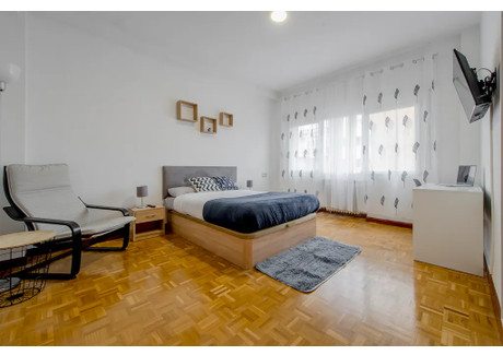 Mieszkanie do wynajęcia - Paseo de la Castellana Madrid, Hiszpania, 240 m², 528 USD (2127 PLN), NET-97806015