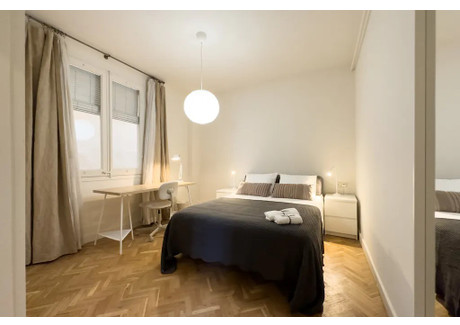 Mieszkanie do wynajęcia - Plaça del Doctor Letamendi Barcelona, Hiszpania, 200 m², 966 USD (3893 PLN), NET-97860993