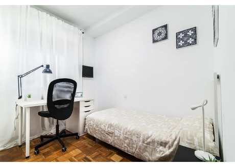 Mieszkanie do wynajęcia - Calle de Juan Bravo Madrid, Hiszpania, 133 m², 602 USD (2352 PLN), NET-97887944