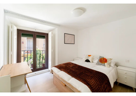 Mieszkanie do wynajęcia - Calle de la Amnistía Madrid, Hiszpania, 170 m², 646 USD (2604 PLN), NET-97916152