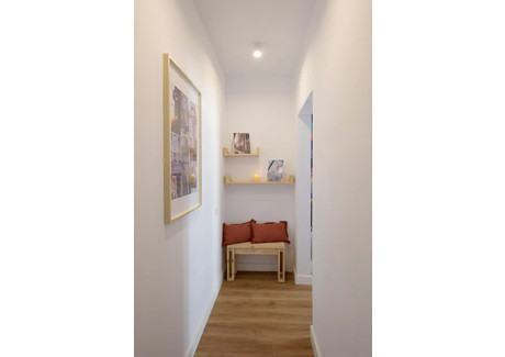 Mieszkanie do wynajęcia - Carrer de Rocafort Barcelona, Hiszpania, 89 m², 879 USD (3595 PLN), NET-97970246