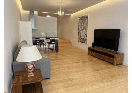 Mieszkanie do wynajęcia - Rua das Trinas Lisbon, Portugalia, 70 m², 2313 USD (9600 PLN), NET-98030088