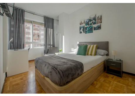 Mieszkanie do wynajęcia - Calle de Francisco Gervás Madrid, Hiszpania, 220 m², 748 USD (2867 PLN), NET-98059193