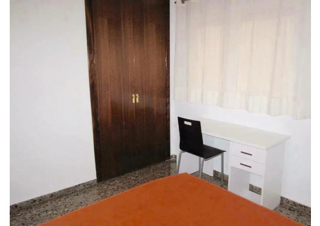 Mieszkanie do wynajęcia - Carrer Pianista Empar Iturbi Valencia, Hiszpania, 125 m², 384 USD (1476 PLN), NET-98059702