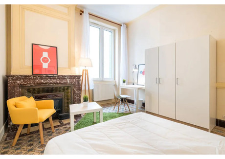 Mieszkanie do wynajęcia - Rue Villebois-Mareuil Lyon, Francja, 197 m², 722 USD (2908 PLN), NET-98328826