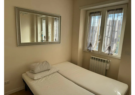 Mieszkanie do wynajęcia - Via Nomentana Rome, Włochy, 60 m², 475 USD (1822 PLN), NET-98425285