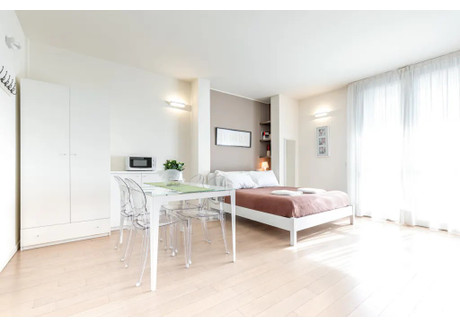 Mieszkanie do wynajęcia - Via Porto Corsini Milan, Włochy, 45 m², 1677 USD (7009 PLN), NET-98698041