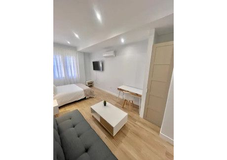 Mieszkanie do wynajęcia - Calle de Torregrosa Madrid, Hiszpania, 40 m², 2440 USD (9370 PLN), NET-98924092