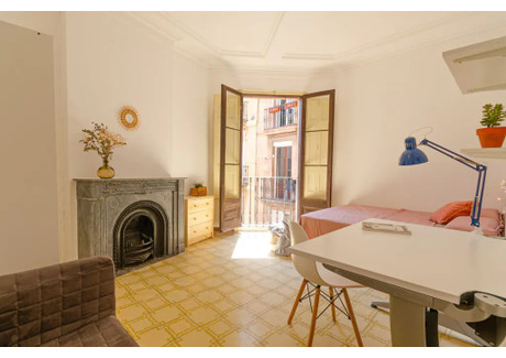 Mieszkanie do wynajęcia - Carrer de Santa Anna Barcelona, Hiszpania, 400 m², 904 USD (3625 PLN), NET-98988267