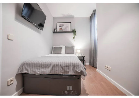 Mieszkanie do wynajęcia - Carrer de Ramón y Cajal Barcelona, Hiszpania, 140 m², 680 USD (2664 PLN), NET-98989006