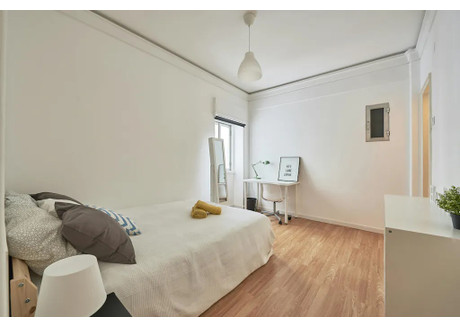 Mieszkanie do wynajęcia - Rua Sampaio e Pina Lisbon, Portugalia, 100 m², 595 USD (2470 PLN), NET-99189143