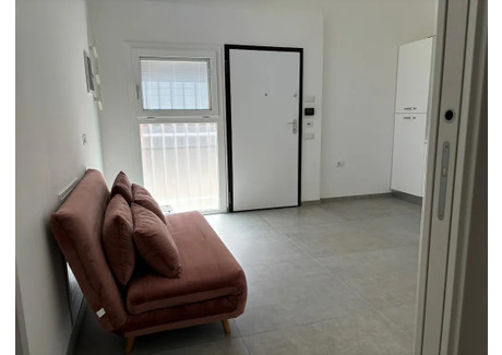 Mieszkanie do wynajęcia - Via San Donato Bologna, Włochy, 43 m², 1669 USD (6394 PLN), NET-99496394