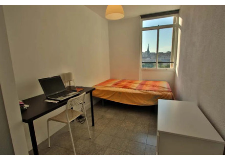 Mieszkanie do wynajęcia - Carrer Santa María Micaela Valencia, Hiszpania, 141 m², 403 USD (1616 PLN), NET-99623938