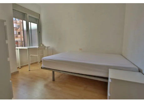 Mieszkanie do wynajęcia - Carrer Historiadora Sylvia Romeu Valencia, Hiszpania, 102 m², 452 USD (1737 PLN), NET-99623944