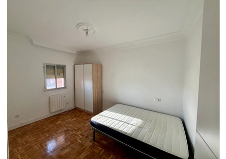 Mieszkanie do wynajęcia - V.C. Puente de Vallecas - A Madrid, Hiszpania, 55 m², 600 USD (2407 PLN), NET-99752940