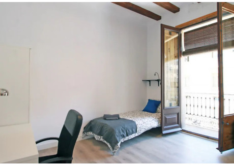 Mieszkanie do wynajęcia - Carrer del Pas de l'Ensenyança Barcelona, Hiszpania, 200 m², 772 USD (3206 PLN), NET-99772883