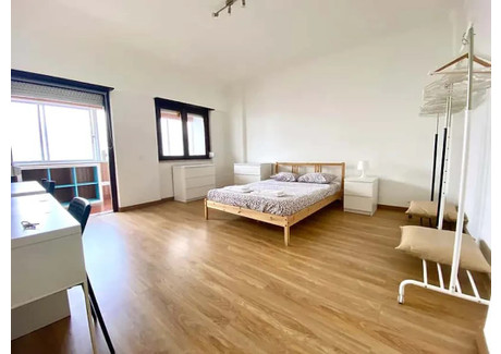 Mieszkanie do wynajęcia - Rua Morais Soares Lisbon, Portugalia, 90 m², 573 USD (2344 PLN), NET-99806020