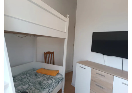 Mieszkanie do wynajęcia - Rua Garcia de Orta Amadora, Portugalia, 90 m², 398 USD (1626 PLN), NET-99874116