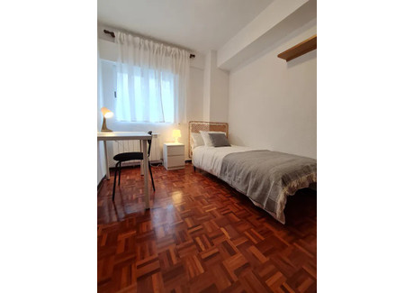 Mieszkanie do wynajęcia - Calle de Somontín Madrid, Hiszpania, 114 m², 495 USD (1983 PLN), NET-99902998