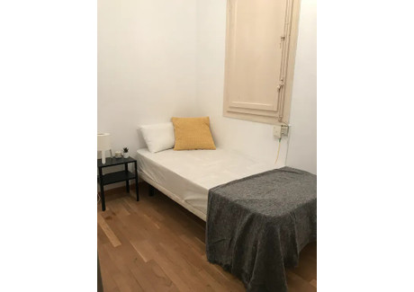 Mieszkanie do wynajęcia - Carrer de Viladomat Barcelona, Hiszpania, 100 m², 611 USD (2363 PLN), NET-90203193