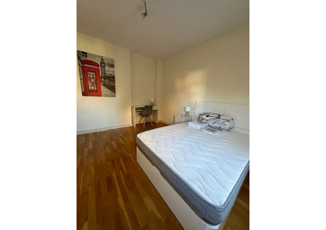 Dom do wynajęcia - Calle de Basilio de Prado Madrid, Hiszpania, 700 m², 659 USD (2696 PLN), NET-92810637