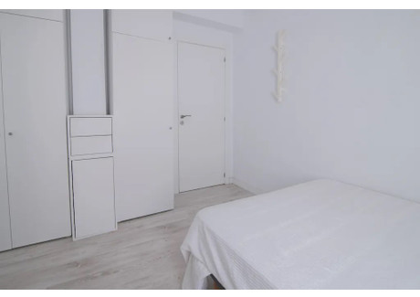 Mieszkanie do wynajęcia - Carrer de Peníscola Valencia, Hiszpania, 109 m², 464 USD (1818 PLN), NET-92839810