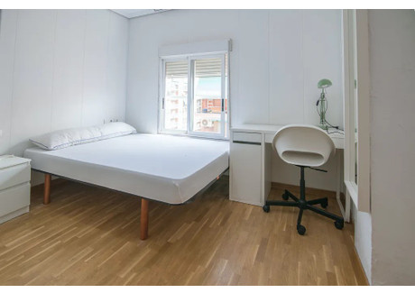 Mieszkanie do wynajęcia - Carrer Sant Vicenç de Paül Valencia, Hiszpania, 98 m², 445 USD (1705 PLN), NET-92839828