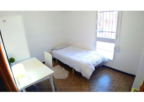 Mieszkanie do wynajęcia - Carrer Submarí Valencia, Hiszpania, 95 m², 419 USD (1609 PLN), NET-92964627