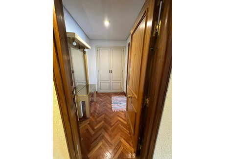 Mieszkanie do wynajęcia - Calle de la Infanta Mercedes Madrid, Hiszpania, 77 m², 1688 USD (6651 PLN), NET-93280623
