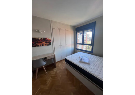 Mieszkanie do wynajęcia - Calle de Caleruega Madrid, Hiszpania, 160 m², 591 USD (2415 PLN), NET-93308282