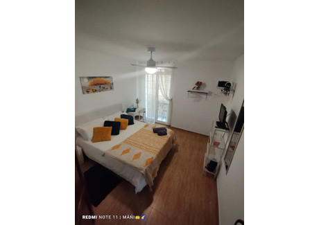 Mieszkanie do wynajęcia - Calle Burguerins Valencia, Hiszpania, 80 m², 619 USD (2537 PLN), NET-93414300