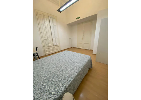 Mieszkanie do wynajęcia - Carrer de Casp Barcelona, Hiszpania, 240 m², 575 USD (2214 PLN), NET-93687525