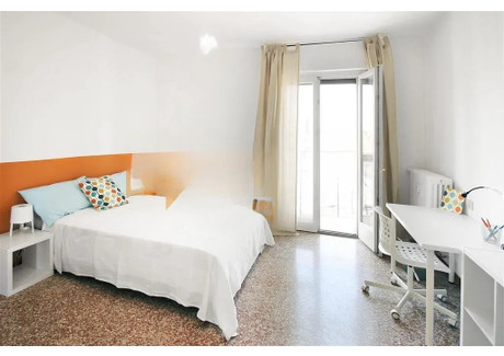 Mieszkanie do wynajęcia - Via Irnerio Bologna, Włochy, 106 m², 957 USD (3770 PLN), NET-93777305