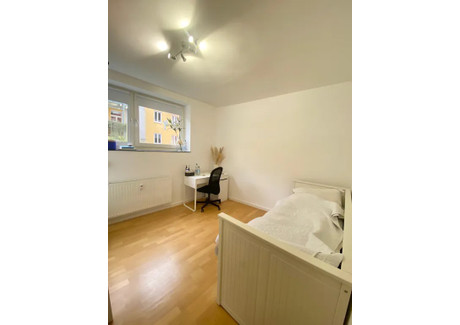 Mieszkanie do wynajęcia - Gentzstraße Munich, Niemcy, 80 m², 991 USD (4053 PLN), NET-101848080