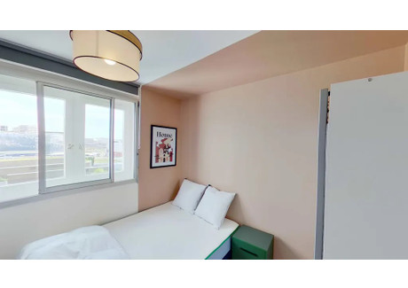 Mieszkanie do wynajęcia - Rue des Cailloux Clichy, Francja, 86 m², 967 USD (3954 PLN), NET-102311851