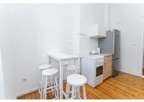 Mieszkanie do wynajęcia - Kantstraße Berlin, Niemcy, 99 m², 725 USD (2966 PLN), NET-65794931