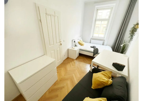 Mieszkanie do wynajęcia - Neustiftgasse Vienna, Austria, 72 m², 676 USD (2805 PLN), NET-94288462