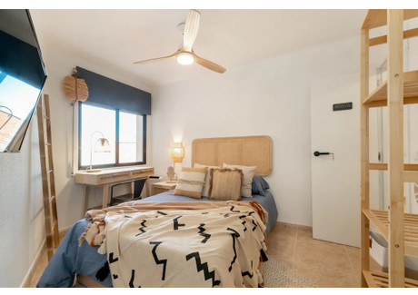 Mieszkanie do wynajęcia - Carrer dels Agudells Barcelona, Hiszpania, 75 m², 732 USD (2934 PLN), NET-95247909