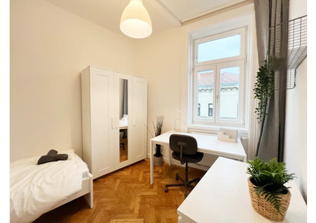 Mieszkanie do wynajęcia - Neustiftgasse Vienna, Austria, 76 m², 617 USD (2525 PLN), NET-95993671