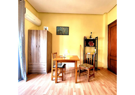 Mieszkanie do wynajęcia - Carrer Doctor Monserrat Valencia, Hiszpania, 25 m², 705 USD (2889 PLN), NET-98668071